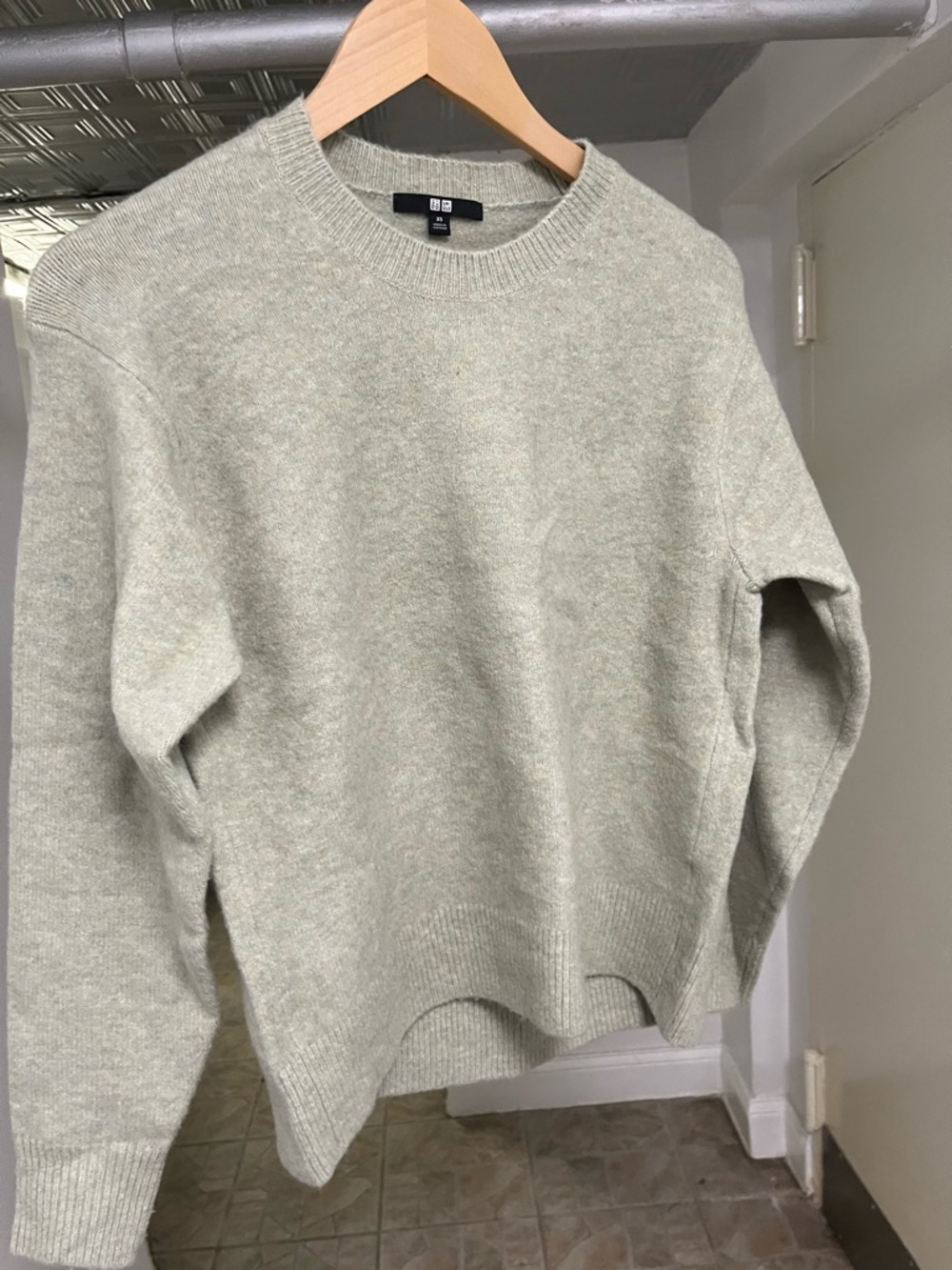 Uniqlo Women’s Crewneck Sweater - Light Sage Green